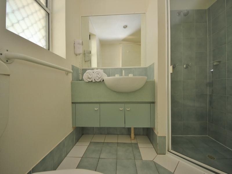 98/16 Alexandra Avenue, Broadbeach QLD 4218