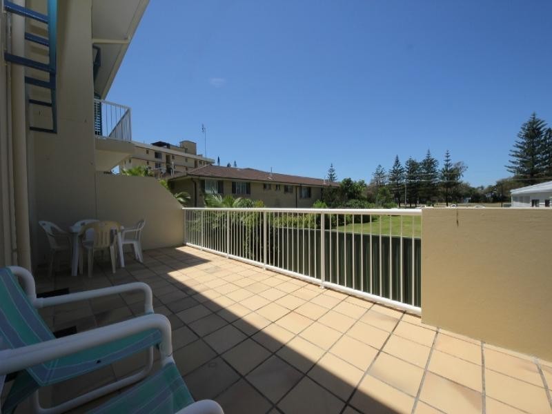 98/16 Alexandra Avenue, Broadbeach QLD 4218