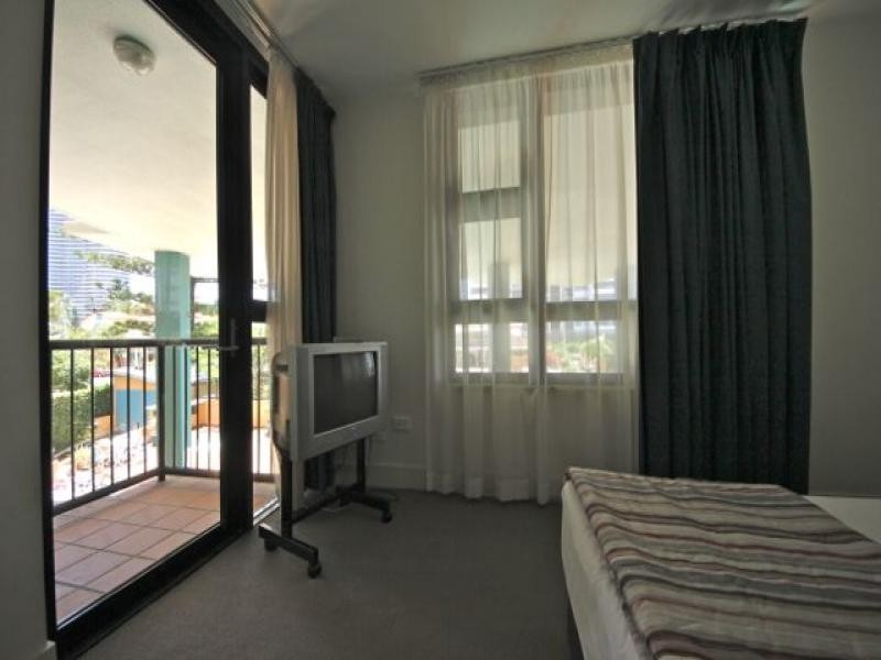 102/30 Surf Parade, Broadbeach QLD 4218