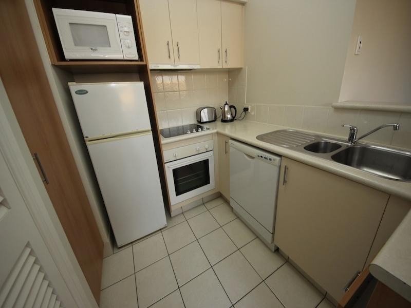 3017/2632 GOLD COAST HIGHWAY, Broadbeach QLD 4218