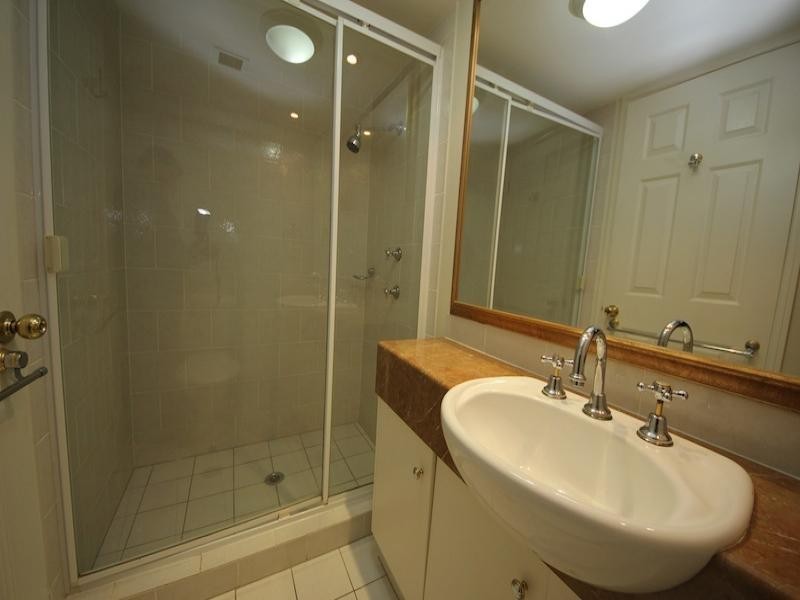 3017/2632 GOLD COAST HIGHWAY, Broadbeach QLD 4218