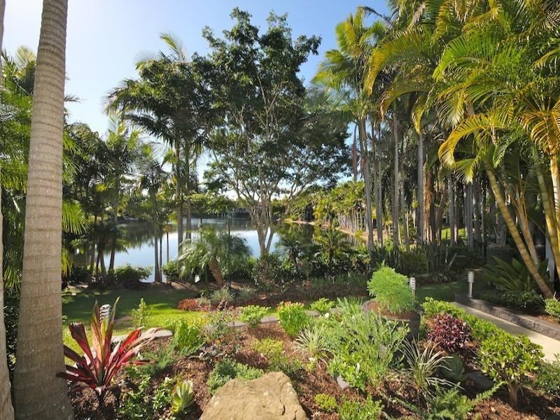 125 Santa Cruz Blvd, Clear Island Waters QLD 4226