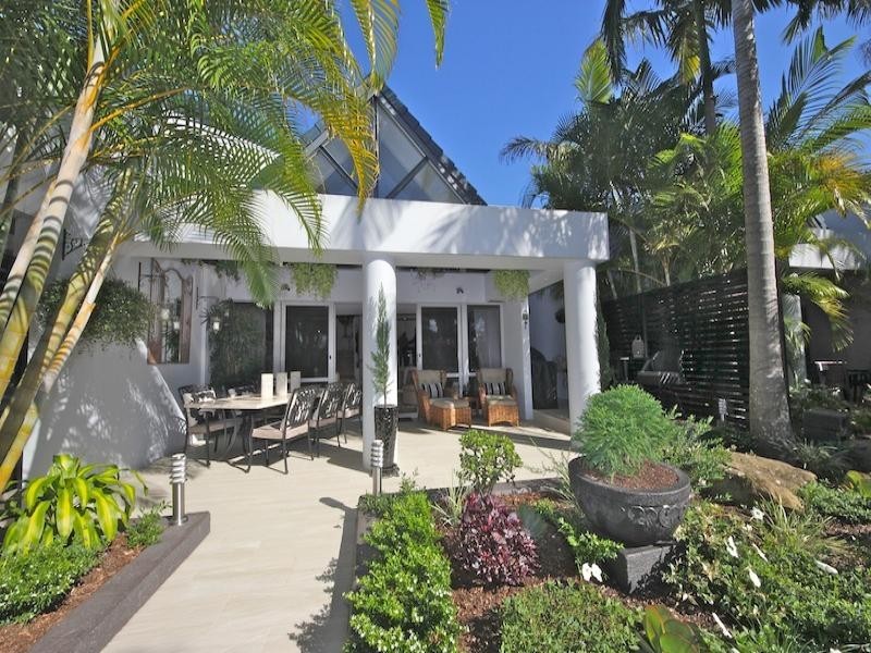 125 Santa Cruz Blvd, Clear Island Waters QLD 4226