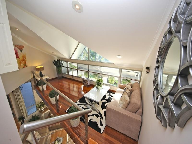 125 Santa Cruz Blvd, Clear Island Waters QLD 4226