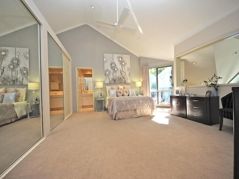 125 Santa Cruz Blvd, Clear Island Waters QLD 4226