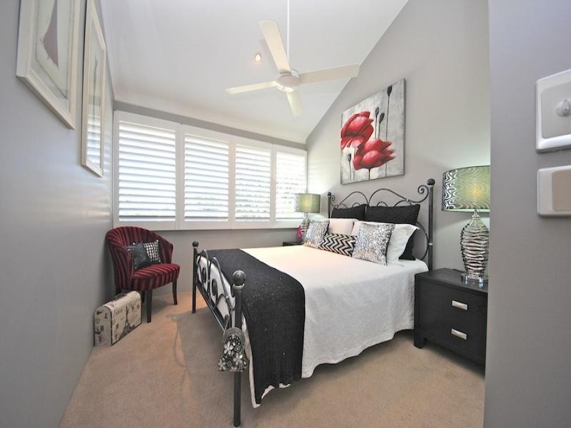 125 Santa Cruz Blvd, Clear Island Waters QLD 4226