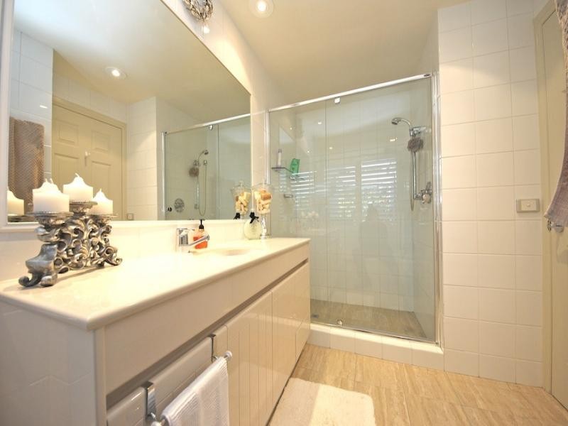 125 Santa Cruz Blvd, Clear Island Waters QLD 4226