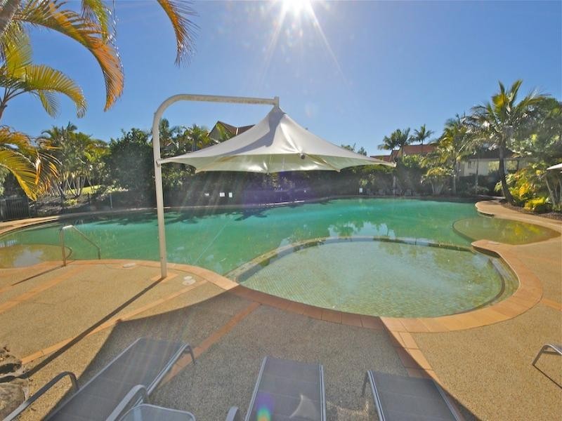 125 Santa Cruz Blvd, Clear Island Waters QLD 4226