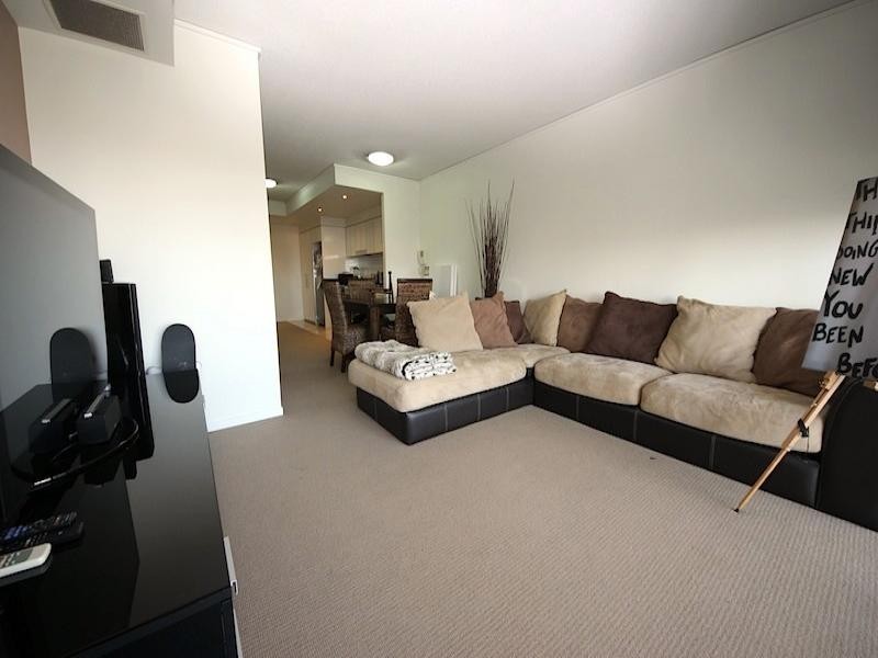 1008/22 Sierra Grand, Surf Parade, Broadbeach QLD 4218