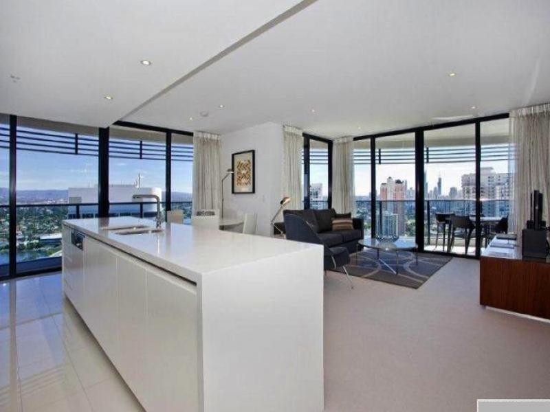 2501/4 Charles Avenue, Broadbeach QLD 4218