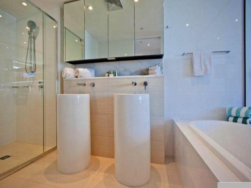 2501/4 Charles Avenue, Broadbeach QLD 4218