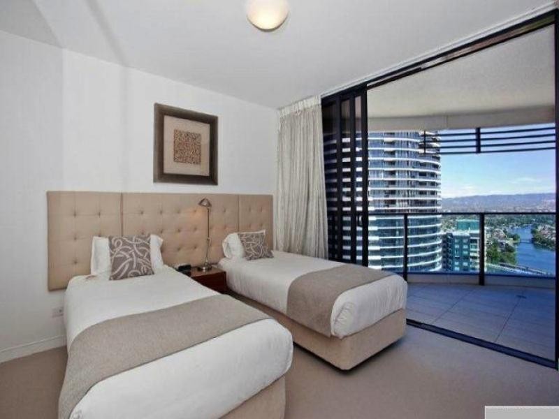 2501/4 Charles Avenue, Broadbeach QLD 4218