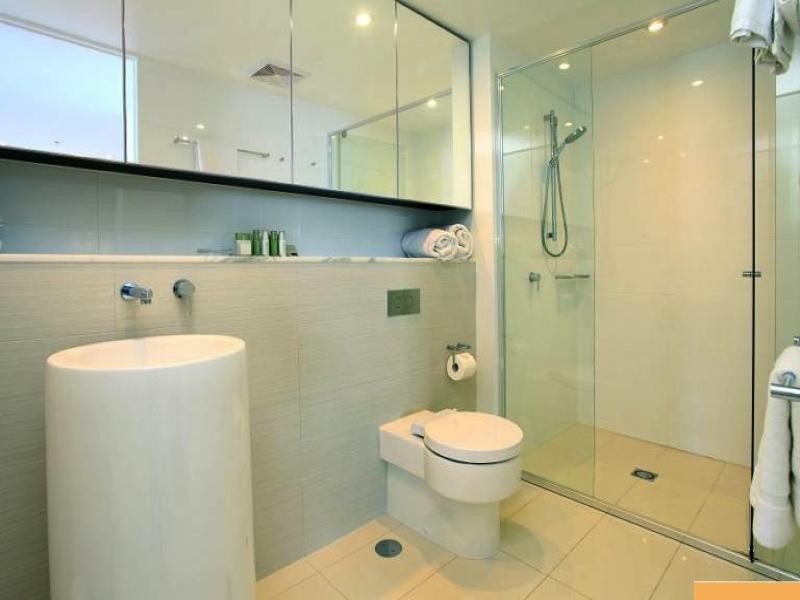 2501/4 Charles Avenue, Broadbeach QLD 4218