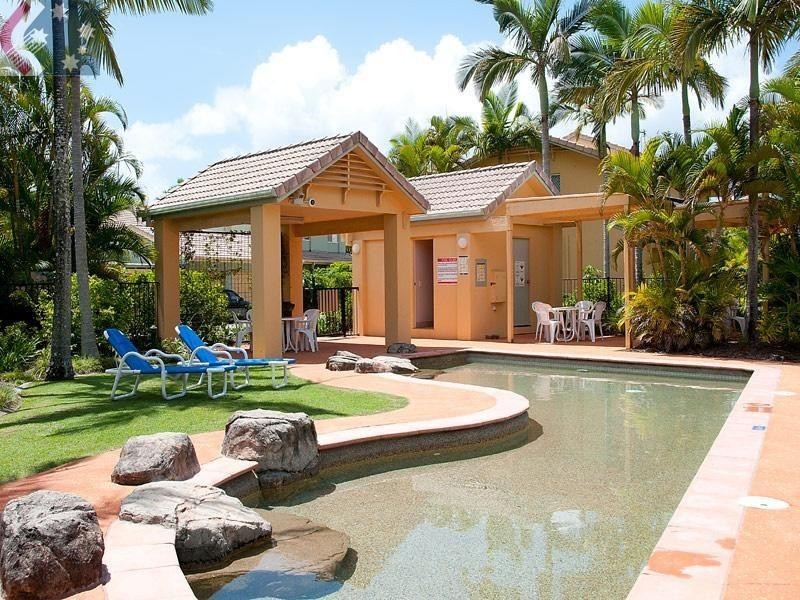 220/215 Cottesloe Drive, Mermaid Waters QLD 4218