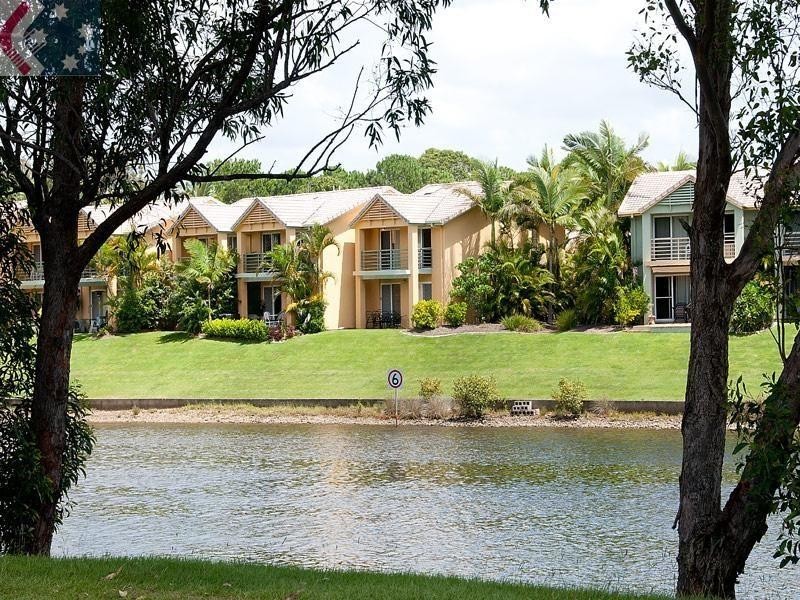 220/215 Cottesloe Drive, Mermaid Waters QLD 4218