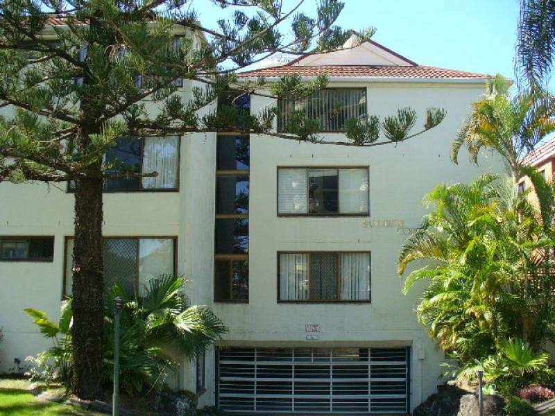 4/13 Federation Avenue, Broadbeach QLD 4218