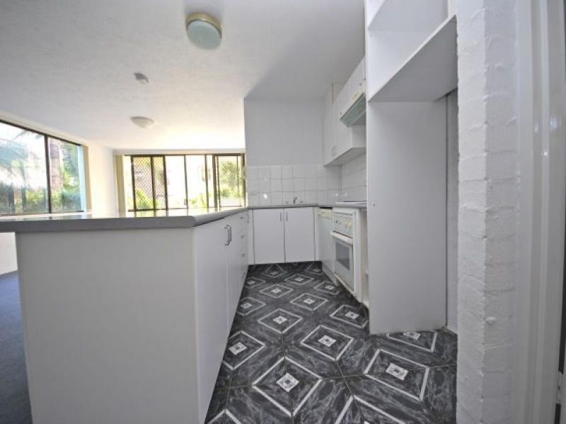 4/13 Federation Avenue, Broadbeach QLD 4218