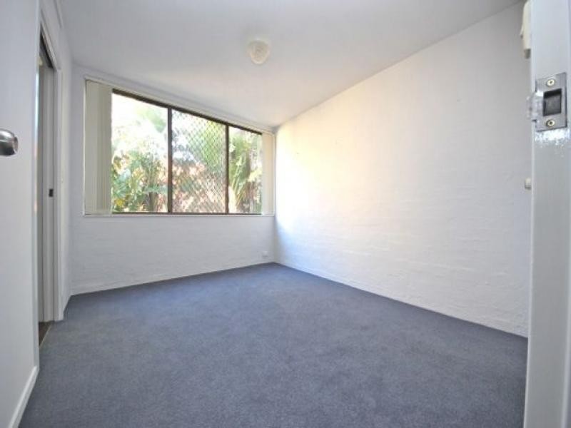 4/13 Federation Avenue, Broadbeach QLD 4218