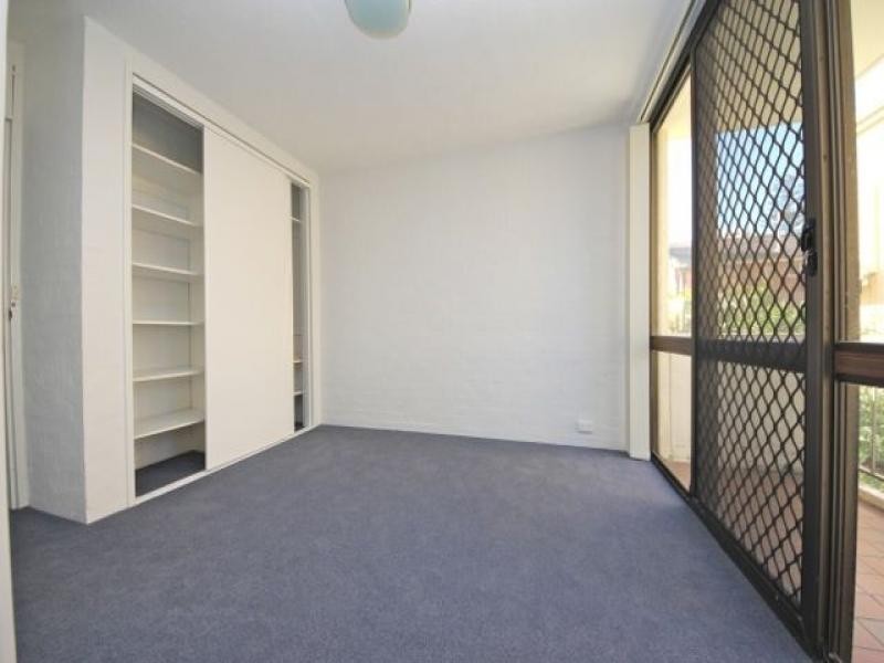 4/13 Federation Avenue, Broadbeach QLD 4218