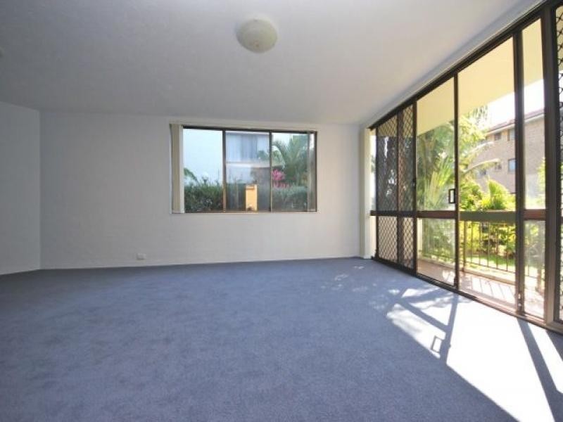 4/13 Federation Avenue, Broadbeach QLD 4218