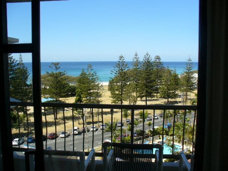 38/153 Old Burleigh Road, Broadbeach QLD 4218