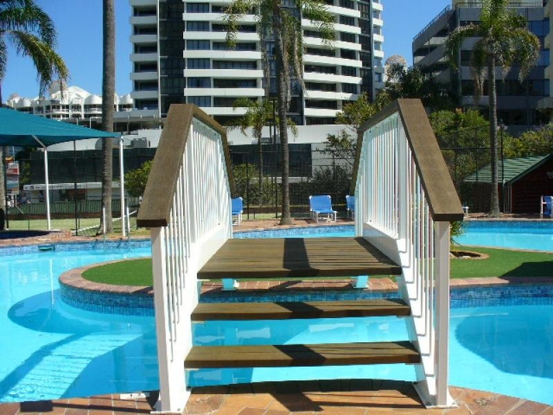 38/153 Old Burleigh Road, Broadbeach QLD 4218