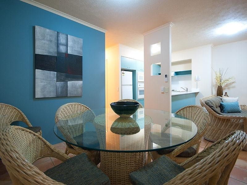 127/10 Alexandra Avenue, Broadbeach QLD 4218