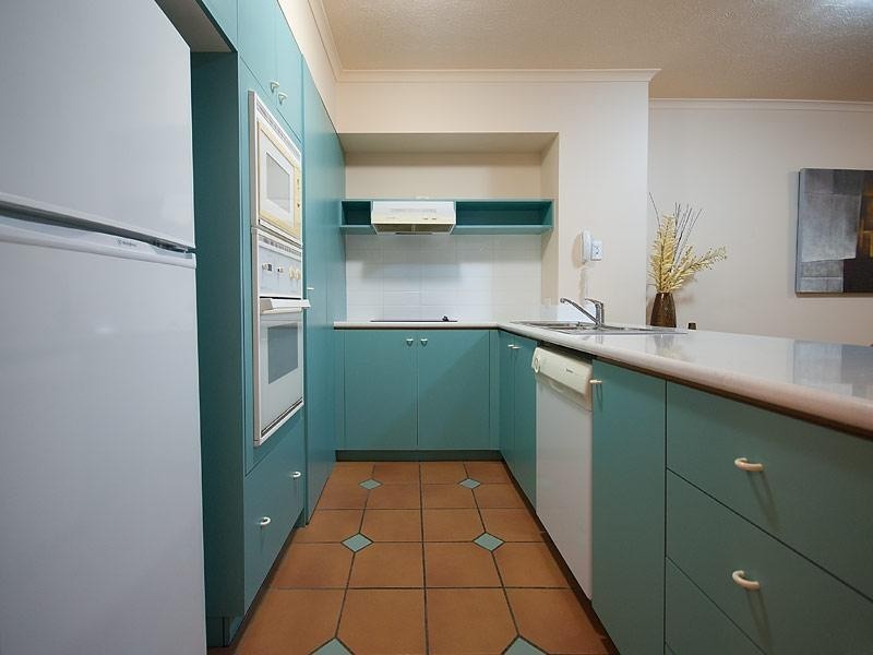 127/10 Alexandra Avenue, Broadbeach QLD 4218