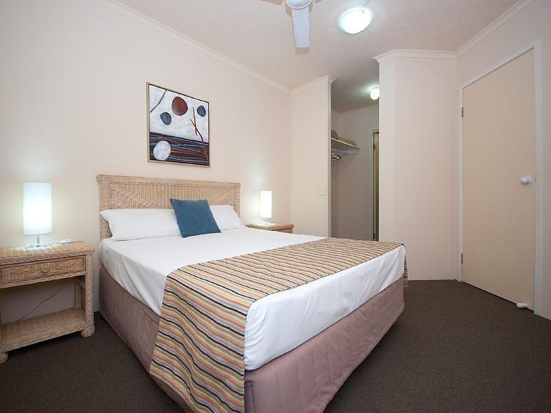 127/10 Alexandra Avenue, Broadbeach QLD 4218