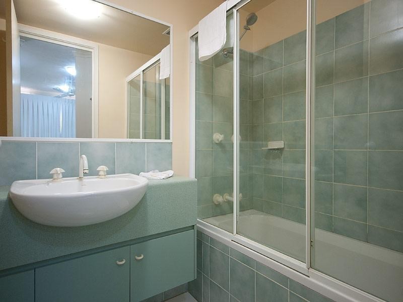 127/10 Alexandra Avenue, Broadbeach QLD 4218