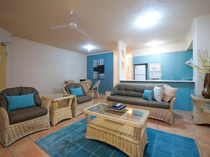 127/10 Alexandra Avenue, Broadbeach QLD 4218