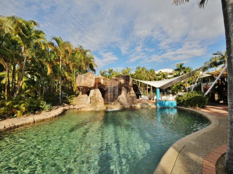 127/10 Alexandra Avenue, Broadbeach QLD 4218