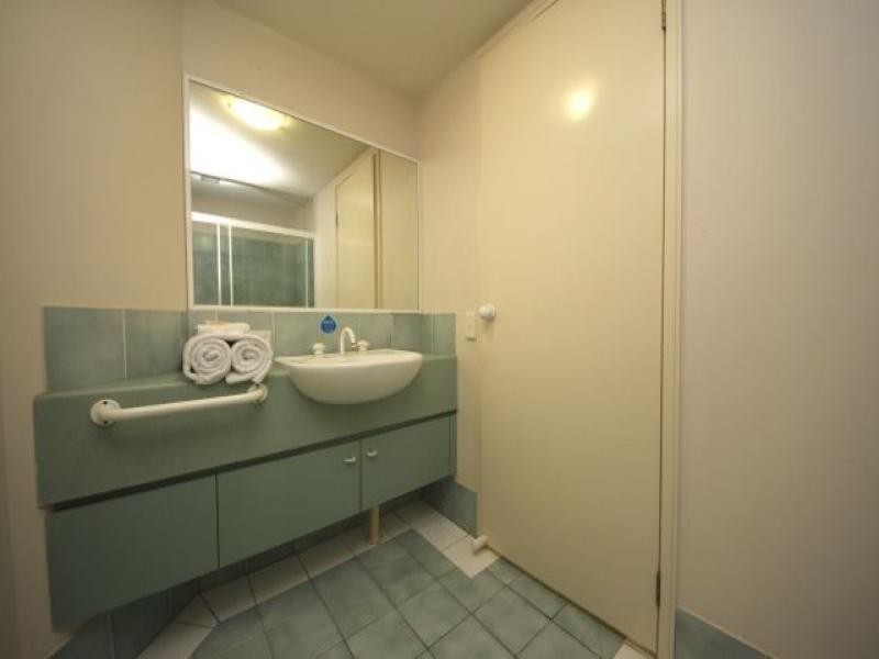 144/16 Alexandra Avenue, Broadbeach QLD 4218