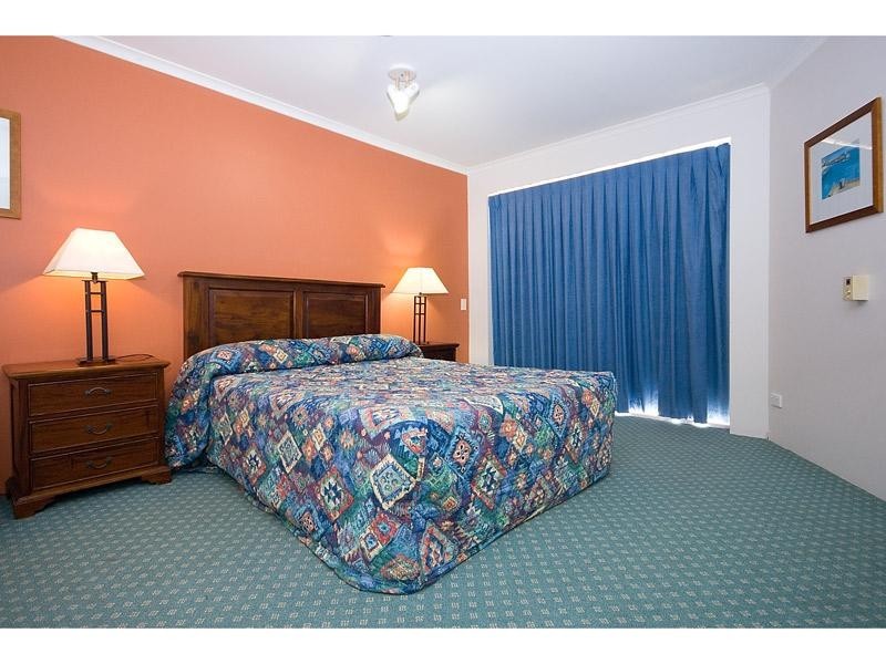 67/16 Alexandra Avenue, Broadbeach QLD 4218