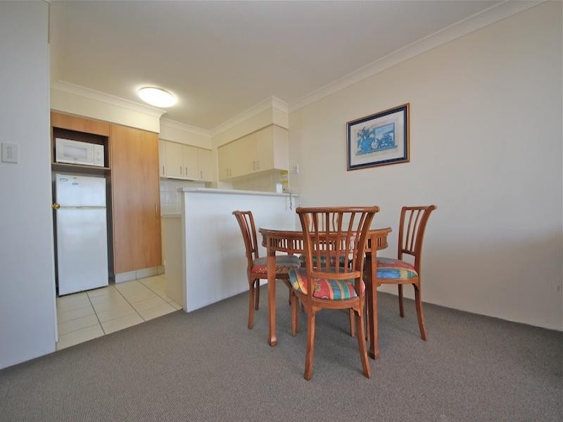 3075/2623 Gold Coast Highway, Broadbeach QLD 4218