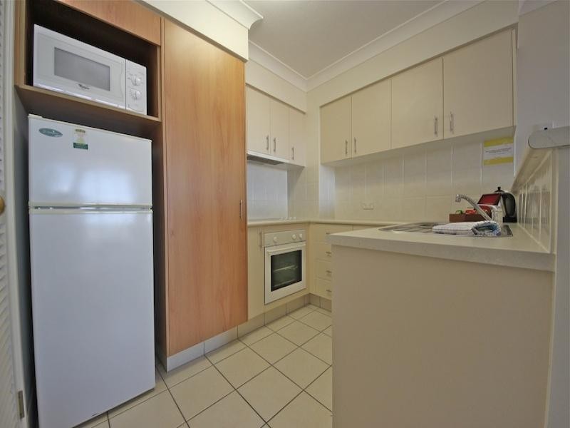 3075/2623 Gold Coast Highway, Broadbeach QLD 4218