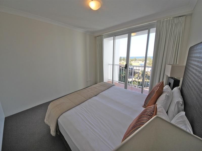 3075/2623 Gold Coast Highway, Broadbeach QLD 4218