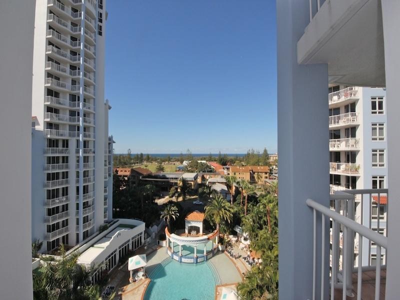 3075/2623 Gold Coast Highway, Broadbeach QLD 4218