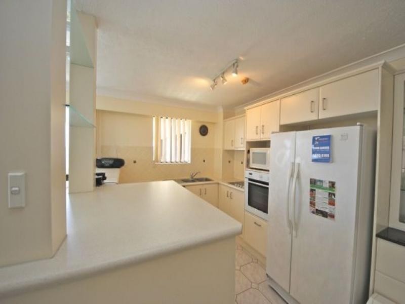 32/121 Surf Parade, Broadbeach QLD 4218