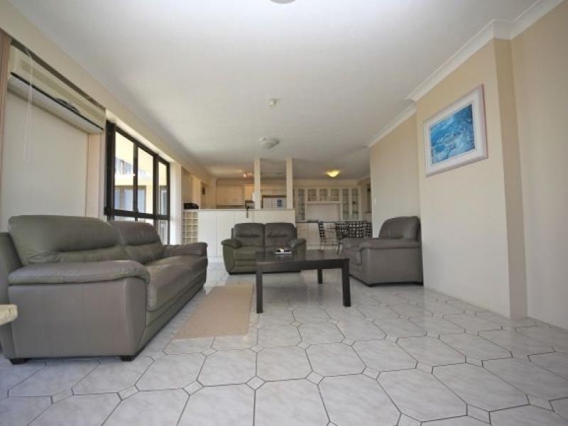 32/121 Surf Parade, Broadbeach QLD 4218