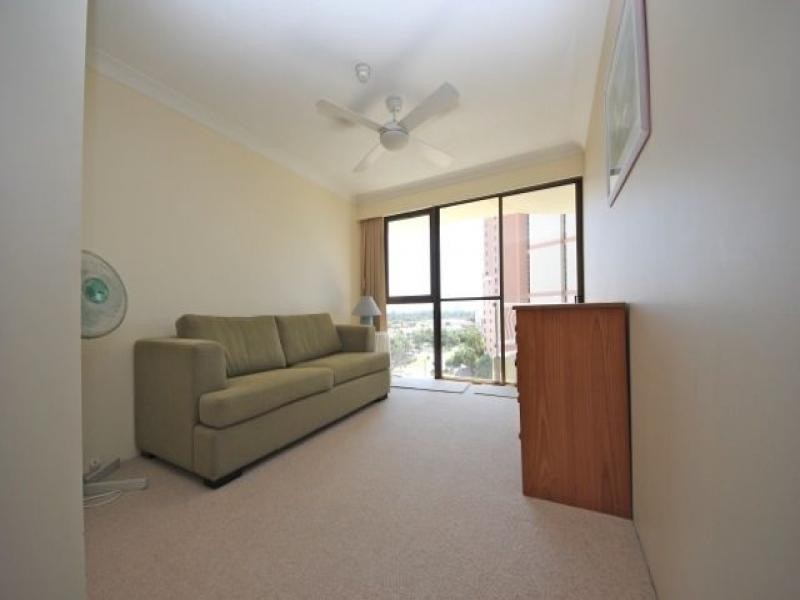 32/121 Surf Parade, Broadbeach QLD 4218