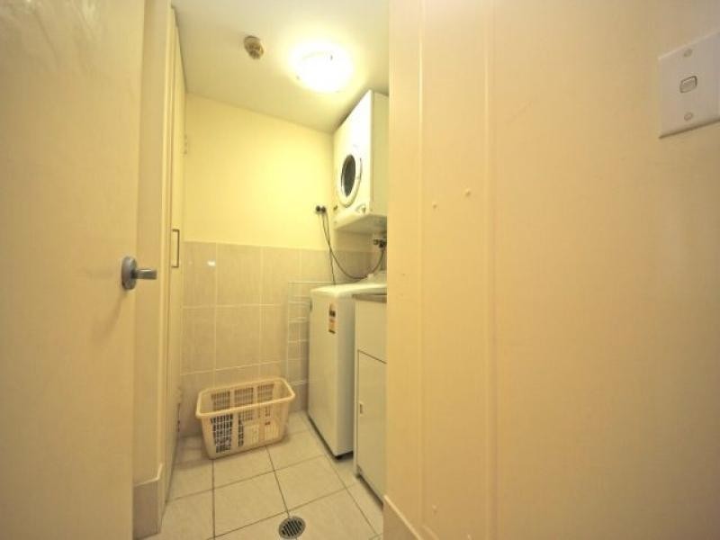 32/121 Surf Parade, Broadbeach QLD 4218