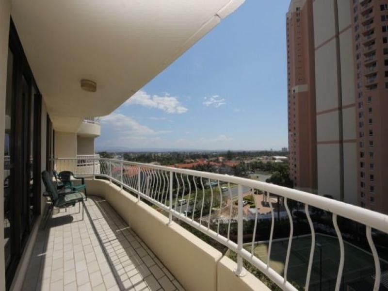 32/121 Surf Parade, Broadbeach QLD 4218