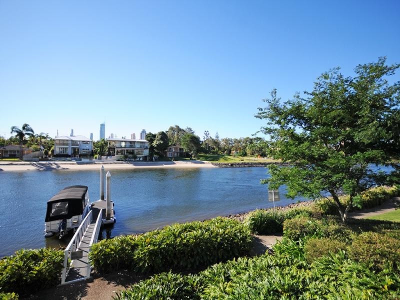 1404/33 TE Peters Drive, Broadbeach Waters QLD 4218