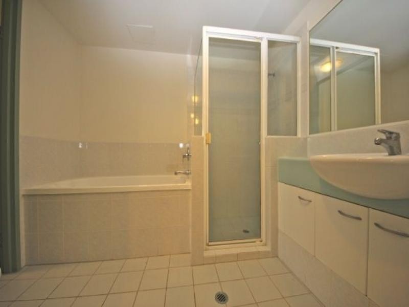 30 Surf Parade, Broadbeach QLD 4218