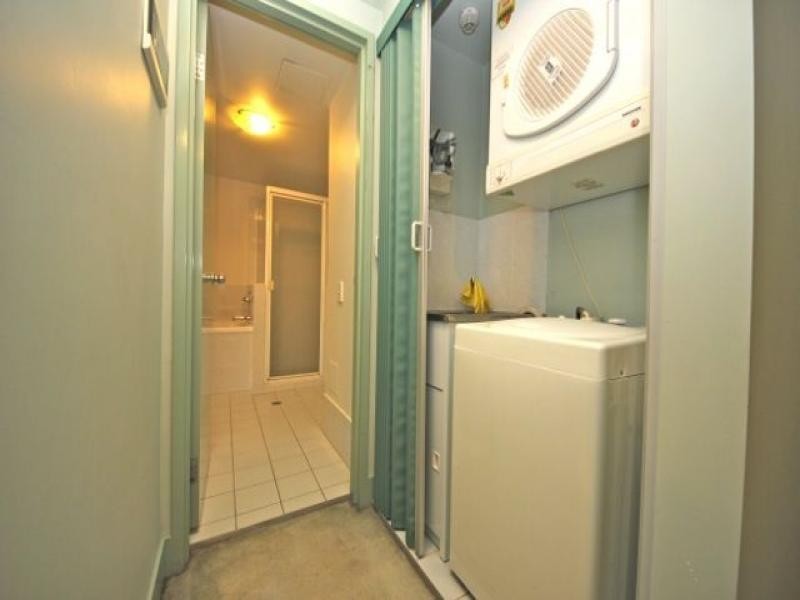30 Surf Parade, Broadbeach QLD 4218