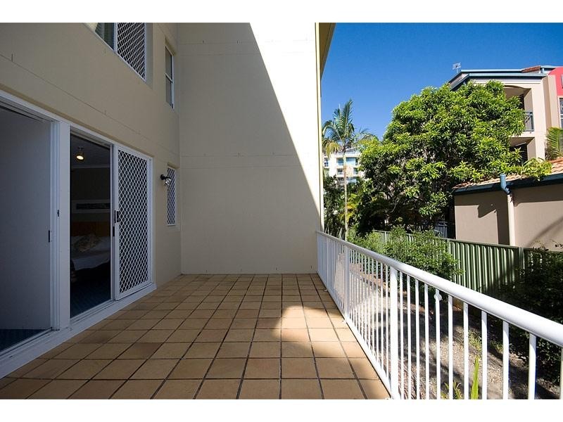 124/16 Alexandra Avenue, Broadbeach QLD 4218