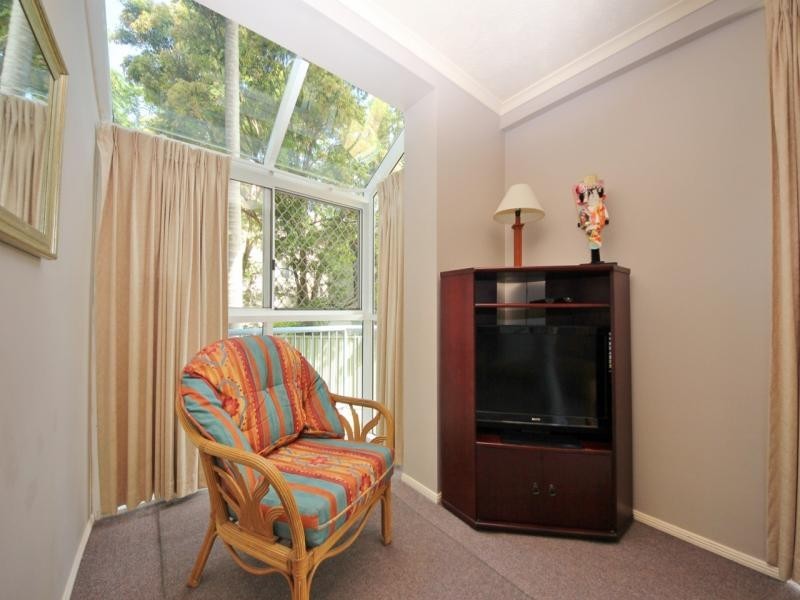 15/10 alexandra Avenue, Broadbeach QLD 4218