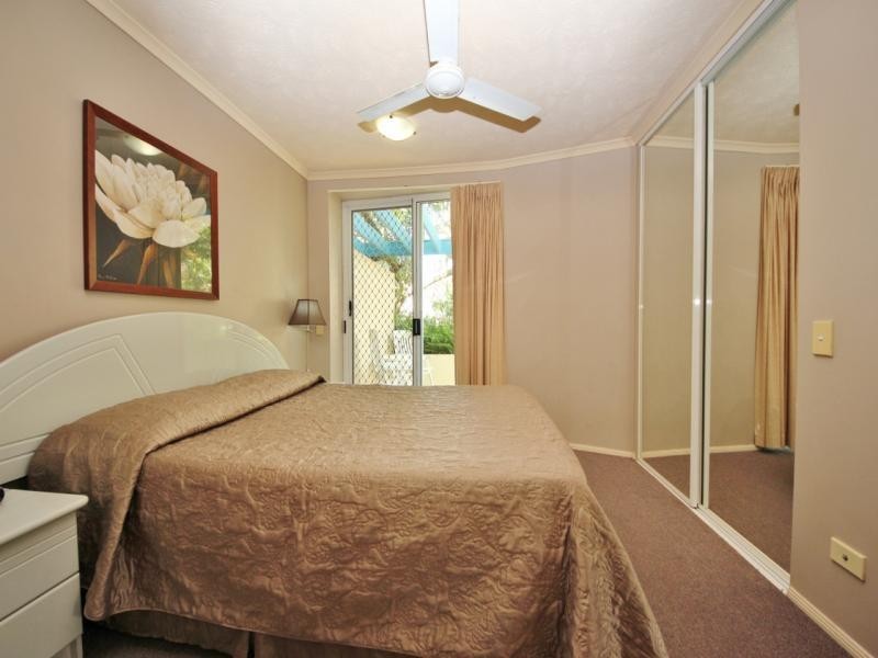 15/10 alexandra Avenue, Broadbeach QLD 4218