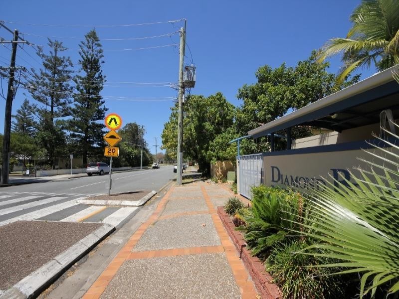 15/10 alexandra Avenue, Broadbeach QLD 4218